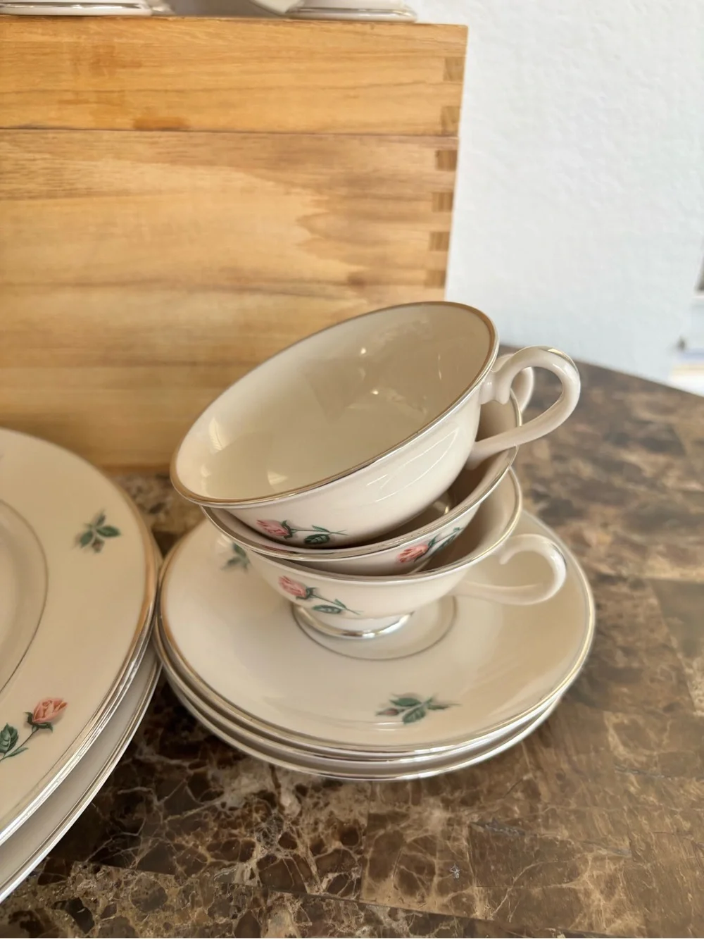 Vintage Fleetwood China Sweetheart Rosebud 22Pc Dinnerware Set Platinum Trim MCM